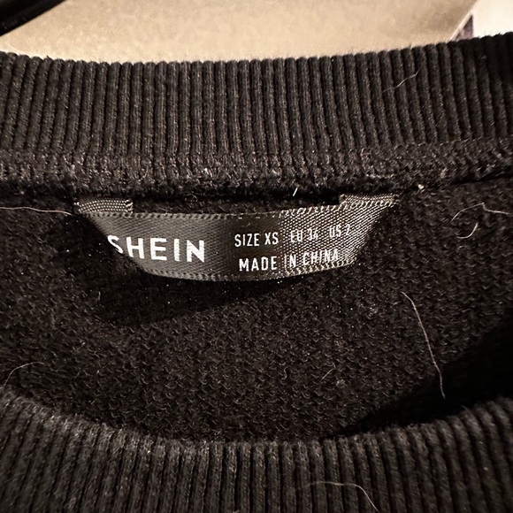 SHEIN Los Angeles Light Weight Sweater - Picture 2 of 2